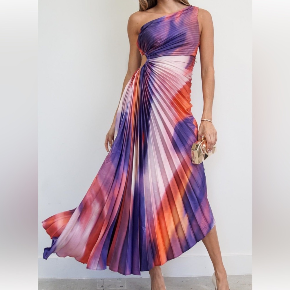 Luxxel Dress. Size Medium. Multi Colored.